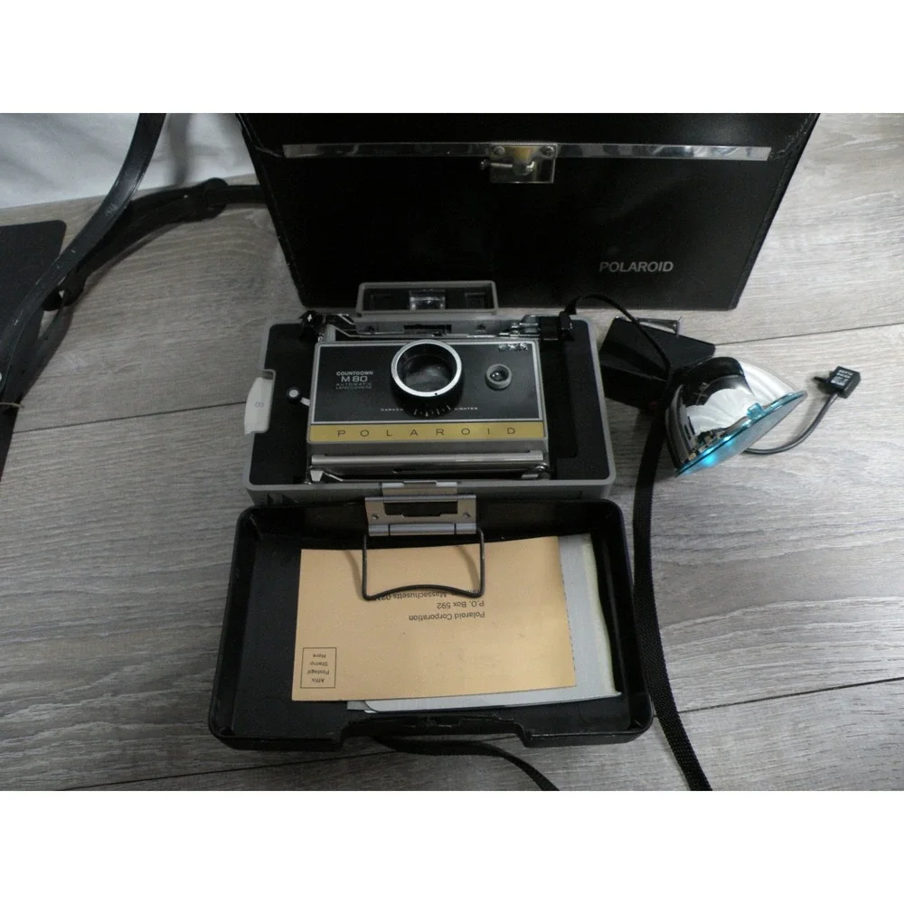 Vintage Polaroid Countdown M80 Automatic Land Camera w/ Case & Flash Untested
